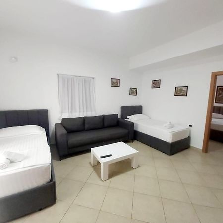 Vila Era Ksamil Luaran gambar