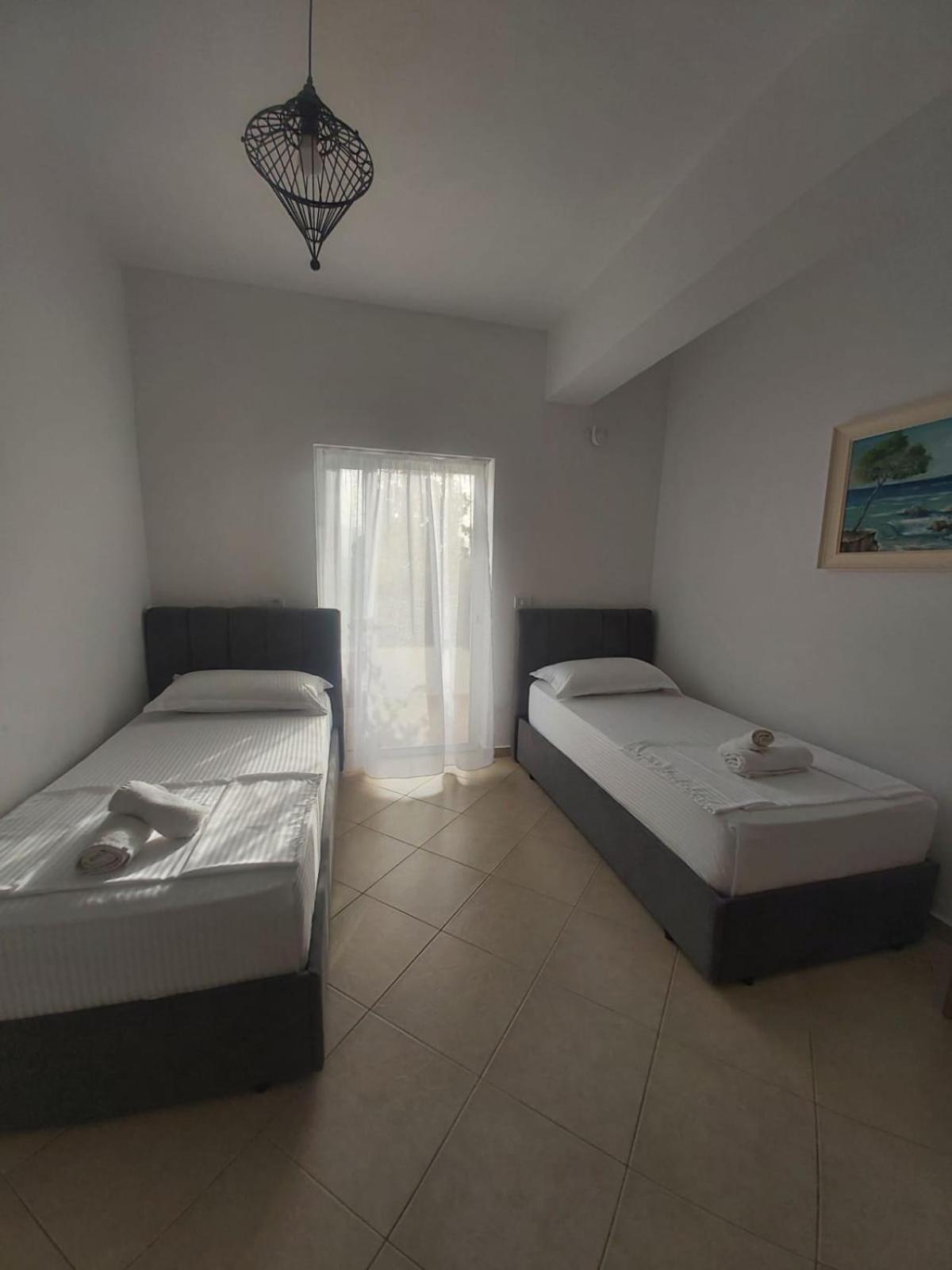 Vila Era Ksamil Luaran gambar